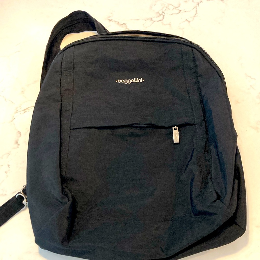 Baggallini sling backpack